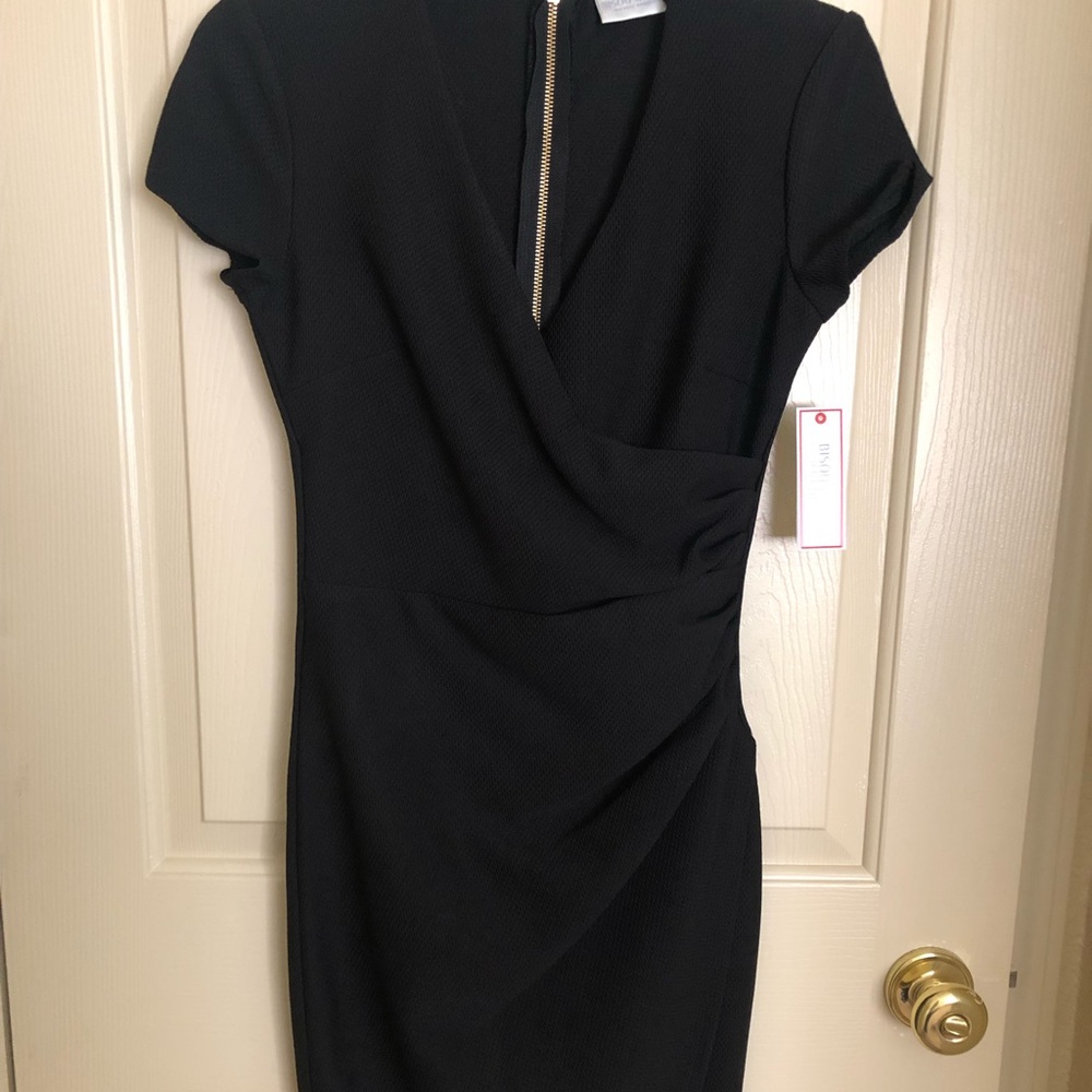 Blk dress. Scrunches to one side